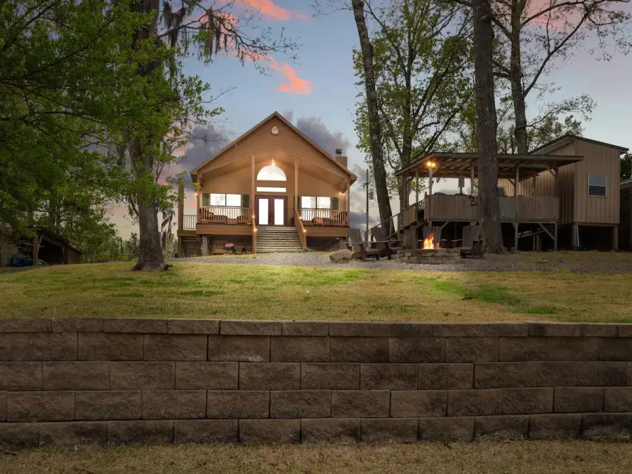 Hooked On Toledo cabin Hooked On Toledo cabin